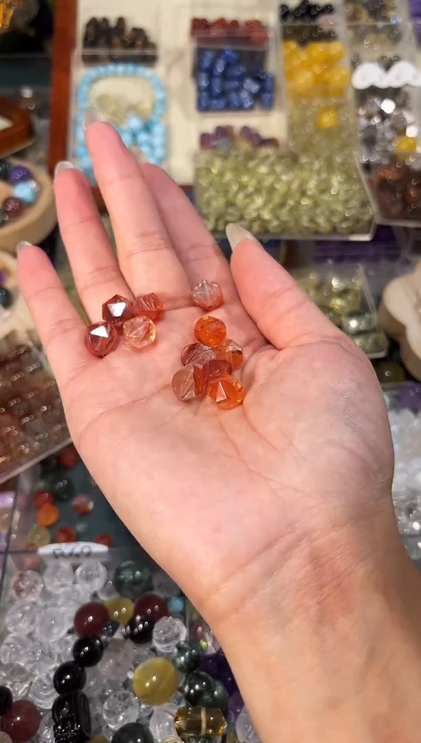 【闪购商品】水晶手串未镶嵌胶花切面珠一个宽卡约9