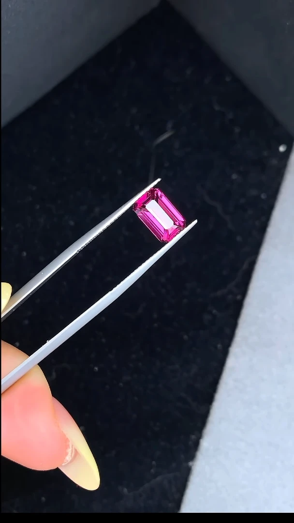 【闪购商品】石榴石无未镶嵌2.41克拉