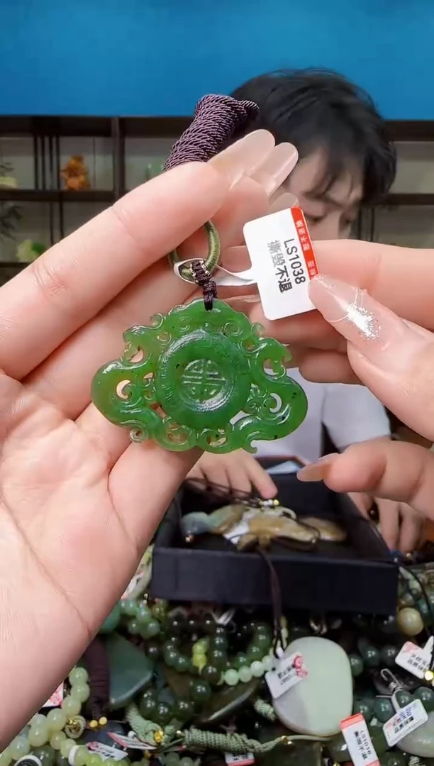 颈饰未镶嵌和田玉多样性发一