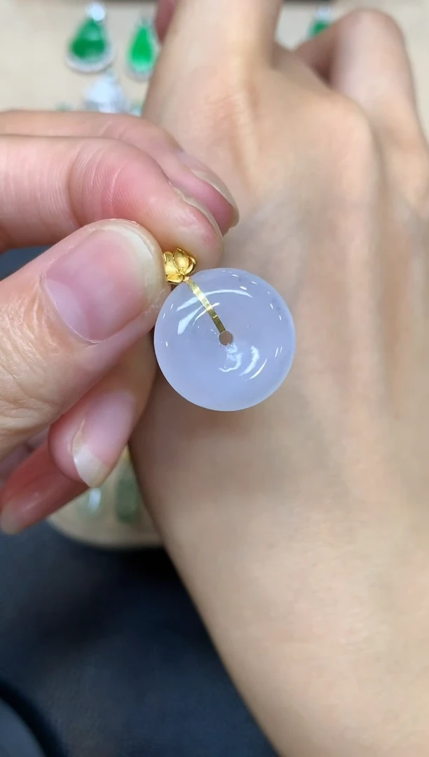 颈饰18K金镶嵌翡翠平安扣【无服务费