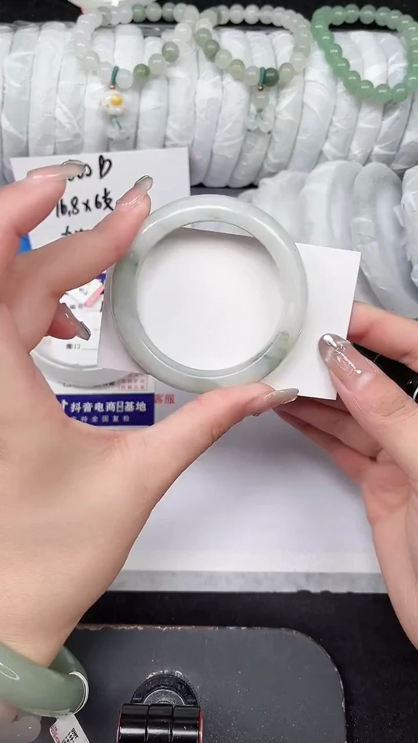 未镶嵌手镯石英质玉200-51/52