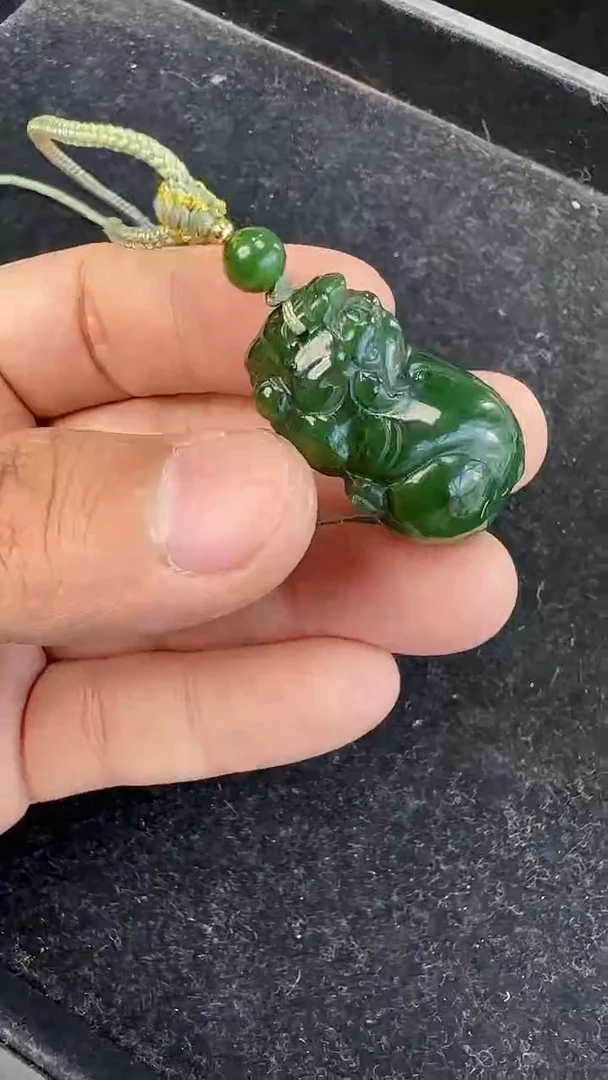 颈饰未镶嵌和田玉貔貅