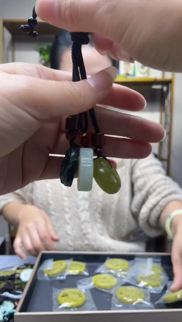 未镶嵌岫玉吊坠`多样性发货*拍一发一