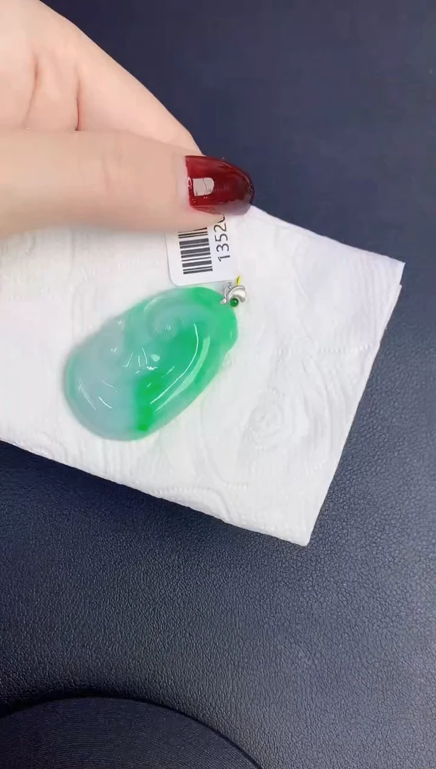 颈饰18K金镶嵌翡翠缅甸天然翡翠A货