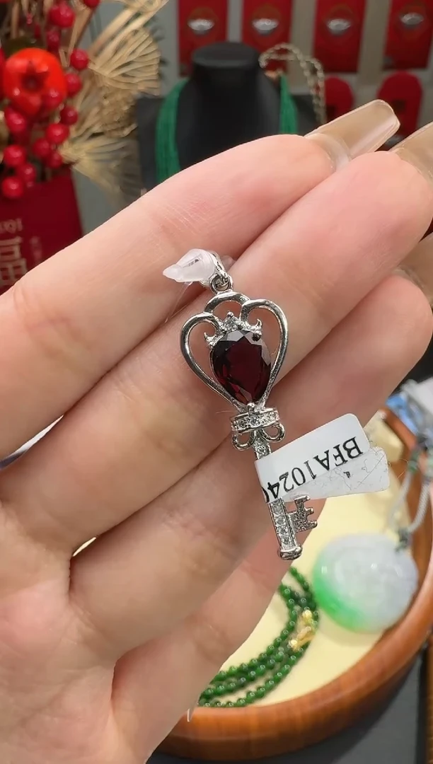 【闪购商品】碧玺颈饰银S925镶嵌挂件