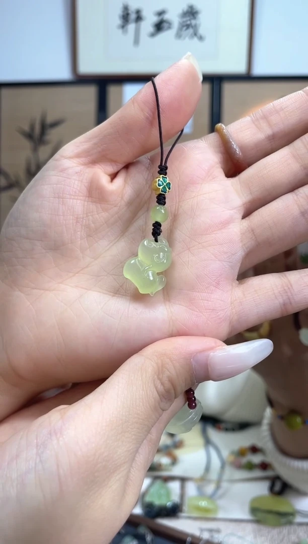 【闪购商品】岫玉手机链未镶嵌多样性发货其中发一