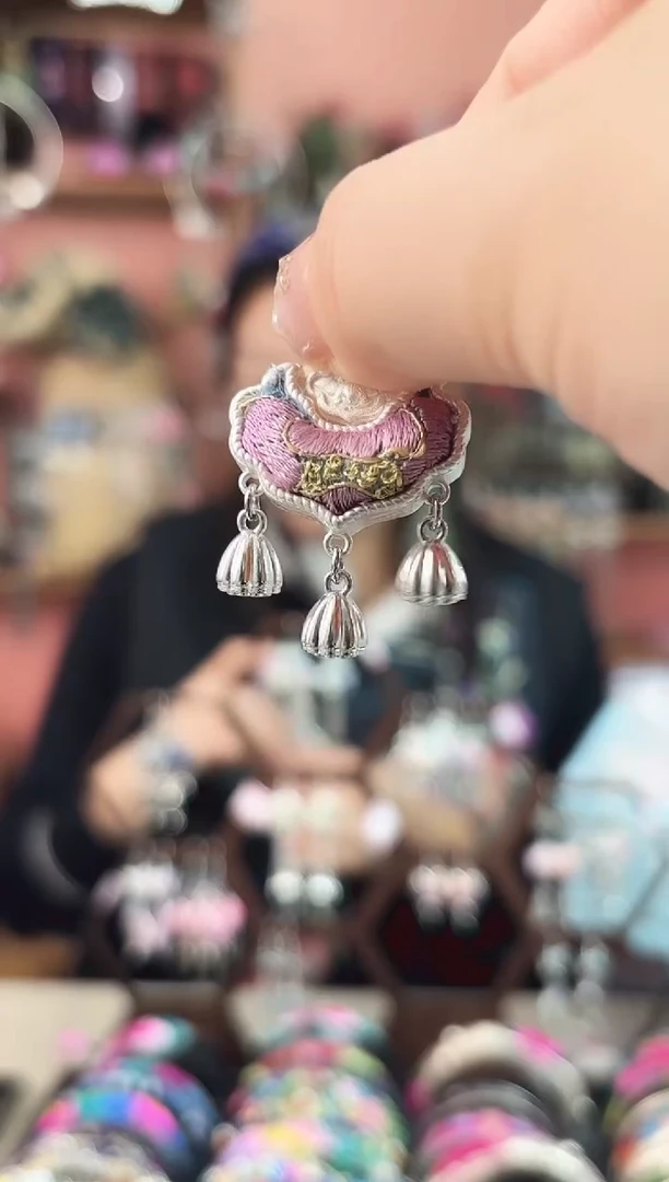 艺枝独绣手工饰品308