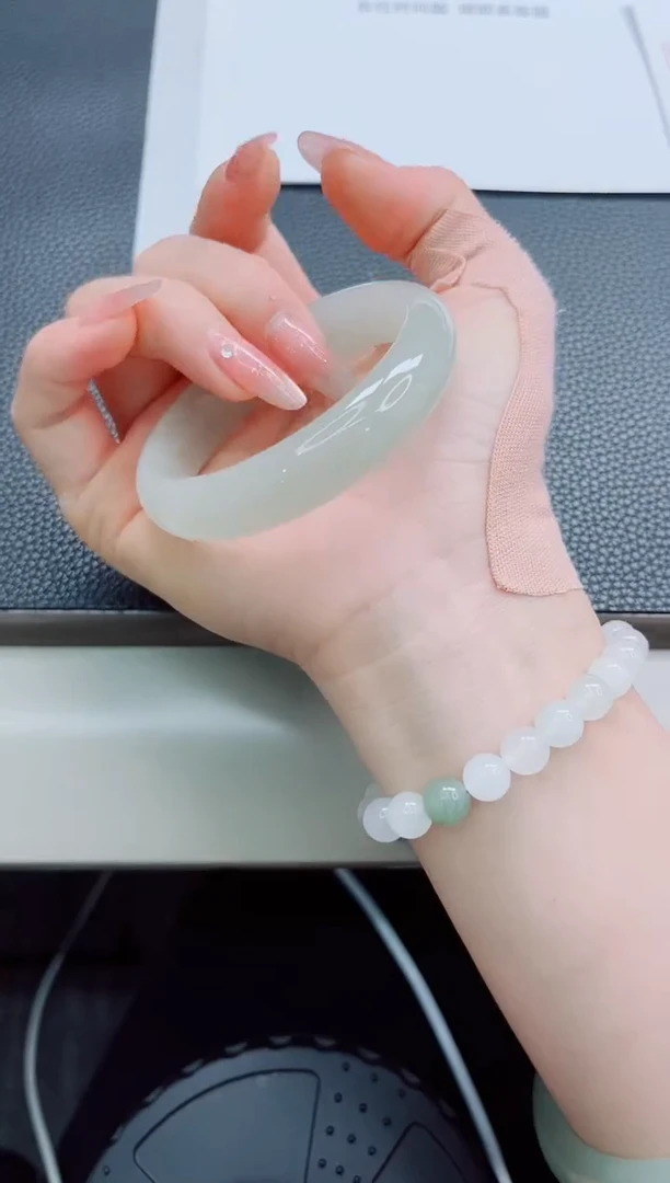 石英质玉手镯未镶嵌155-54.6