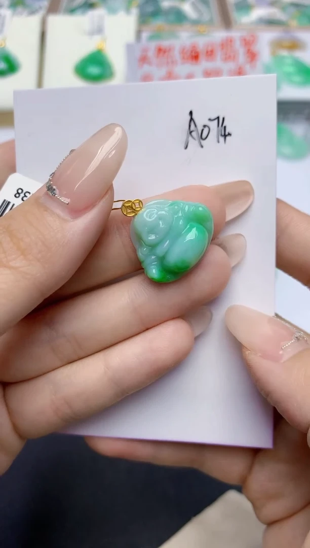 翡翠18K金镶嵌颈饰天然缅甸翡翠A货