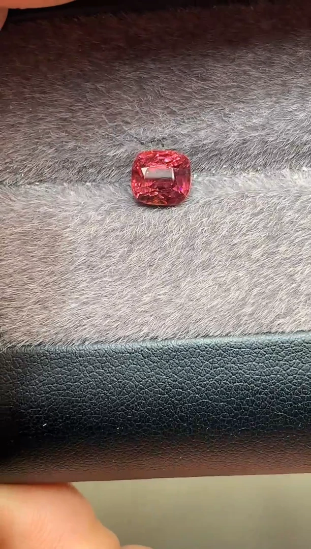 【闪购商品】定制尖晶石裸石未镶嵌枕型 星空紫色调尖晶石 1.98ct