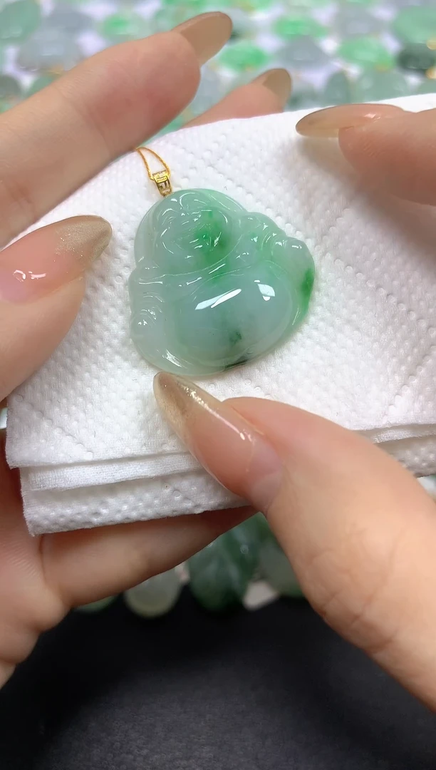 颈饰18K金镶嵌翡翠A货