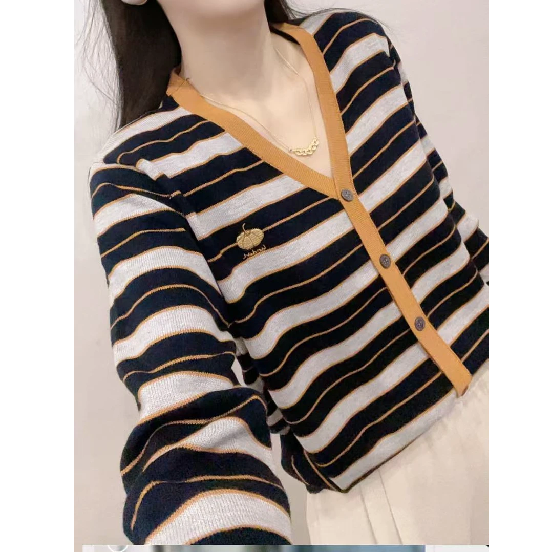 208女长袖针织秋季南瓜毛针织衫V领常规款条纹撞色