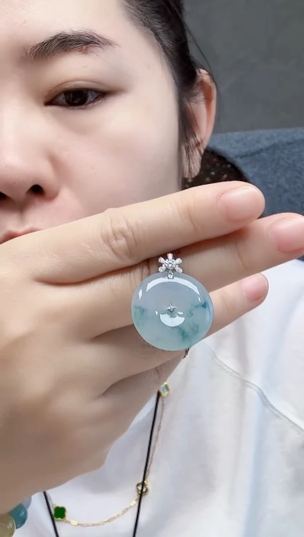 颈饰18K金镶嵌翡翠翡翠平安扣飘花吊坠