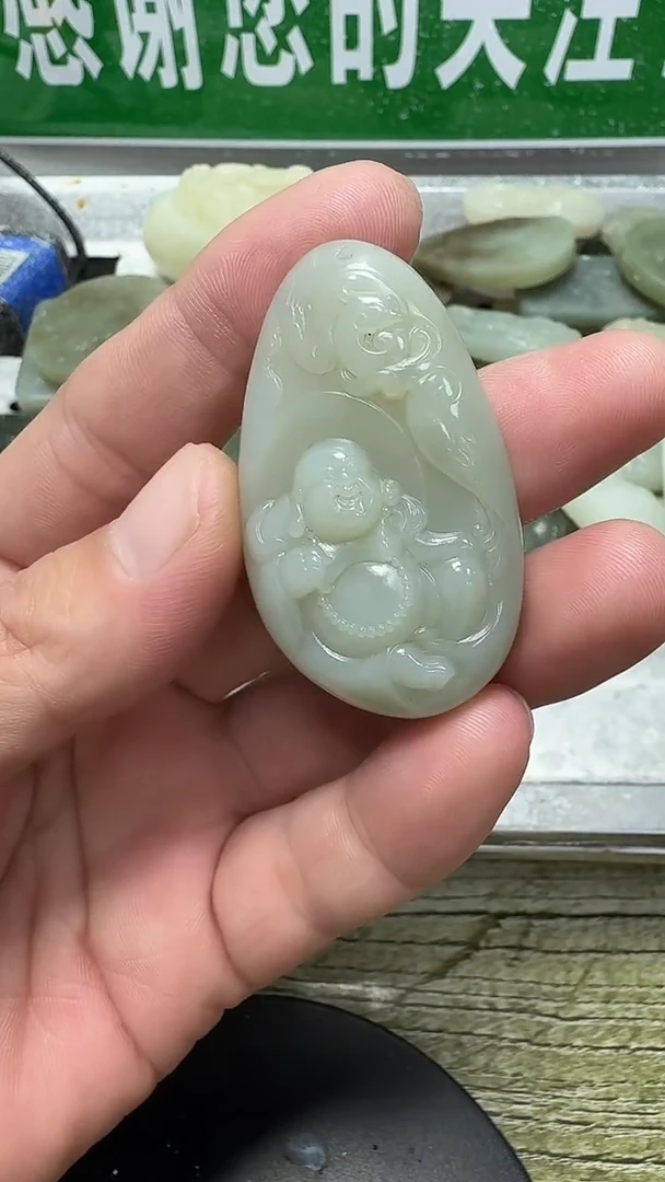 颈饰未镶嵌和田玉佛公