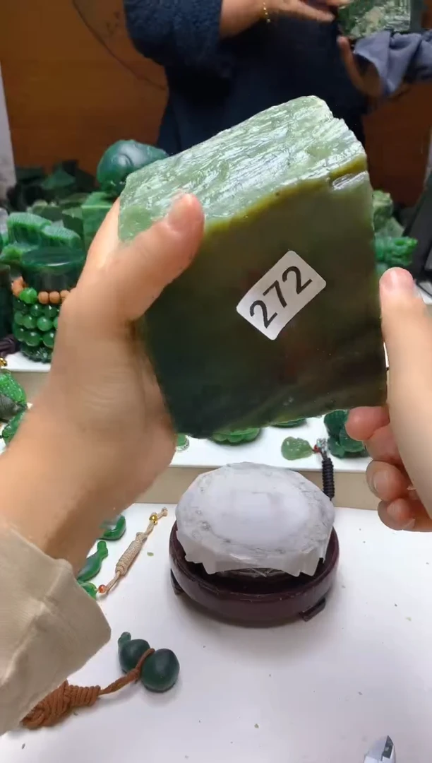 未镶嵌和田玉（碧玉）珠宝半成品0