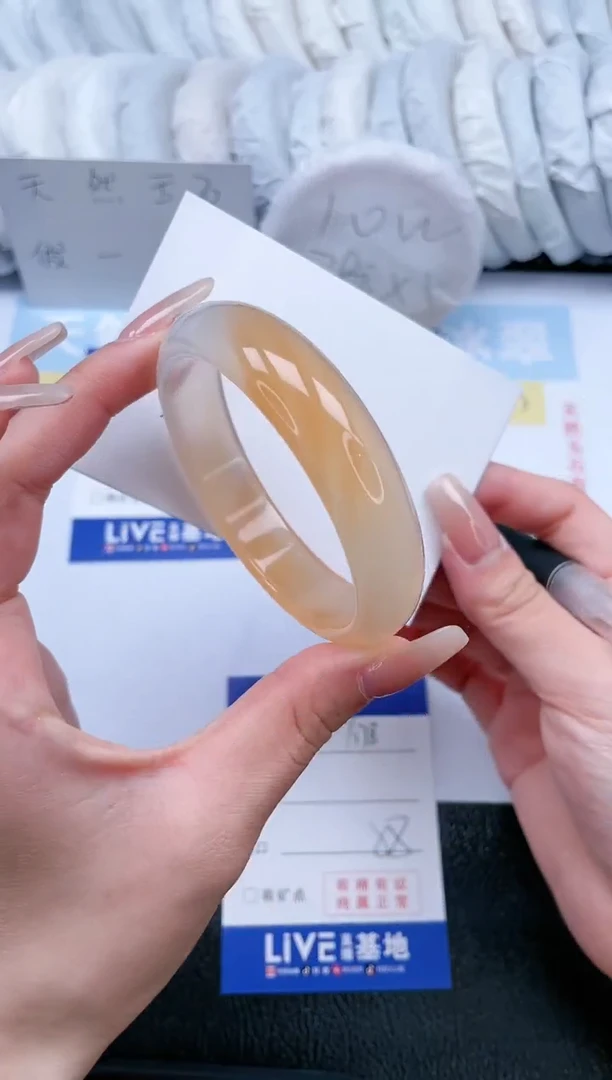 【闪购商品】石英质玉手镯未镶嵌T178-58