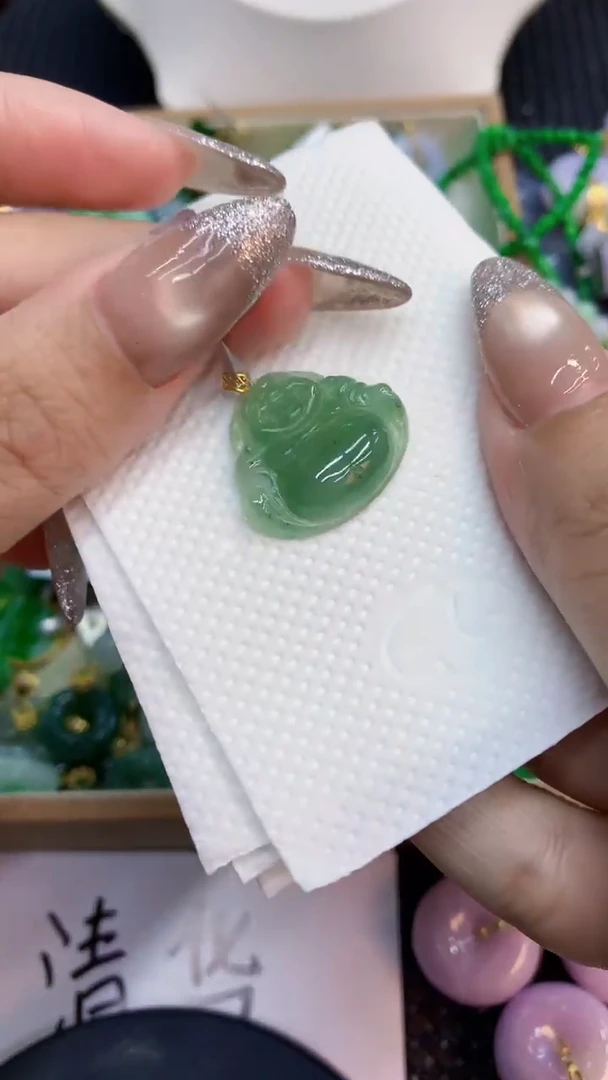 颈饰未镶嵌翡翠1