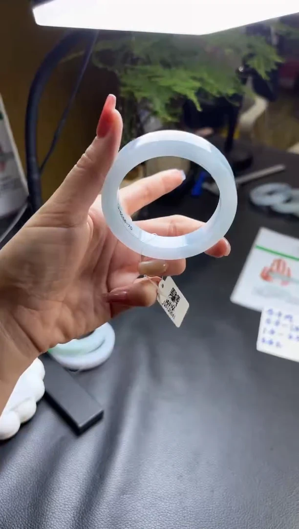 未镶嵌定制手镯不退不换定制翡翠C****e定制手镯不退不换