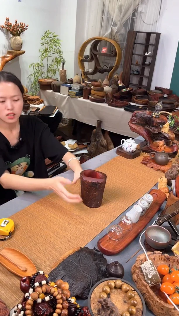 缅甸花梨笔筒笔筒