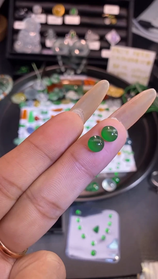 【闪购商品】翡翠挂件未镶嵌蛋