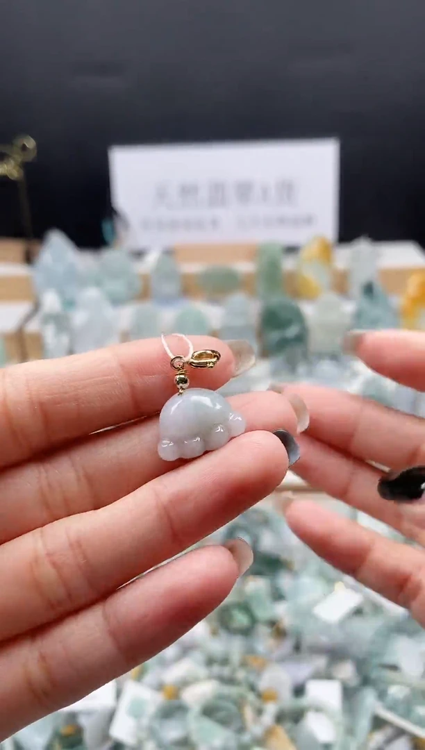 翡翠未镶嵌吊坠(不含链)11小脚丫