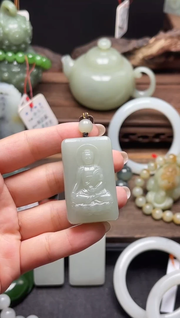 和田玉未镶嵌吊坠(不含链)且末青白 阿弥9004187