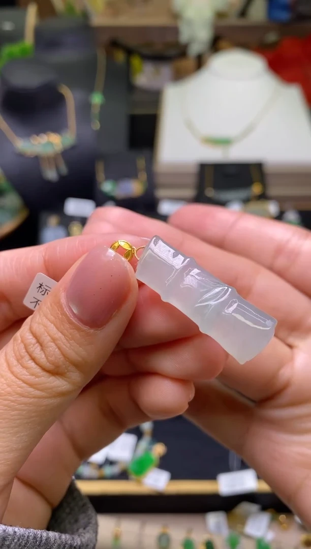 【闪购商品】翡翠颈饰18K金镶嵌净货17964