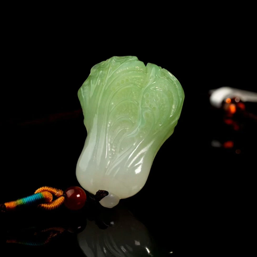 和田玉白菜生财吊坠