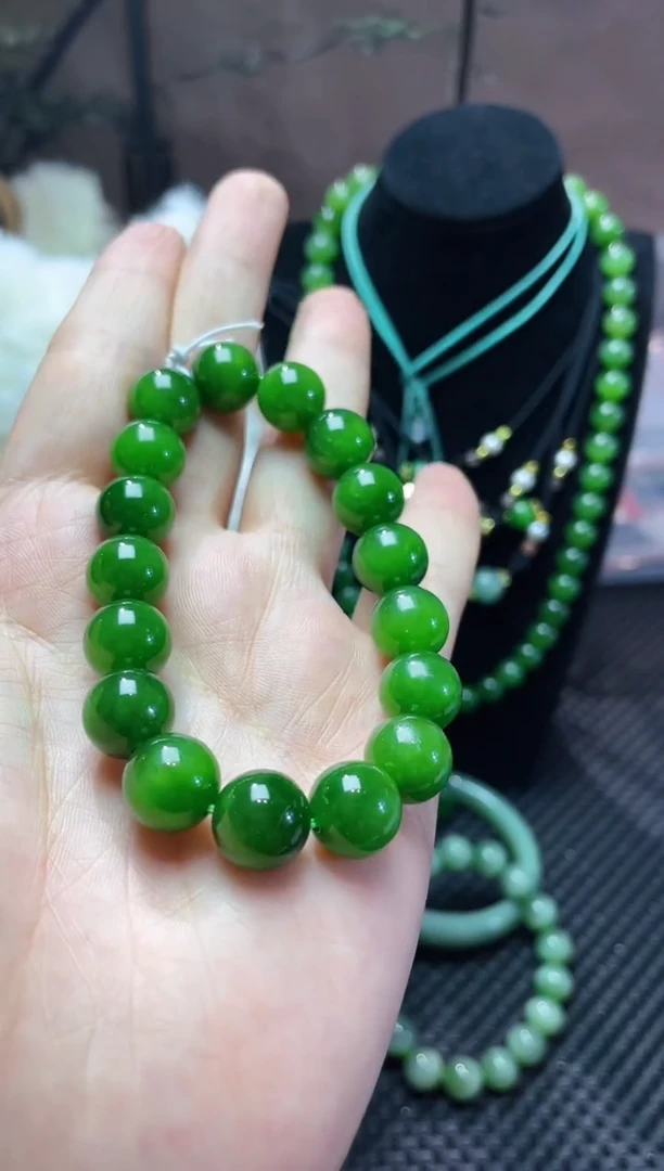 颈饰未镶嵌和田玉和田玉碧玉辣阳绿手串12mm