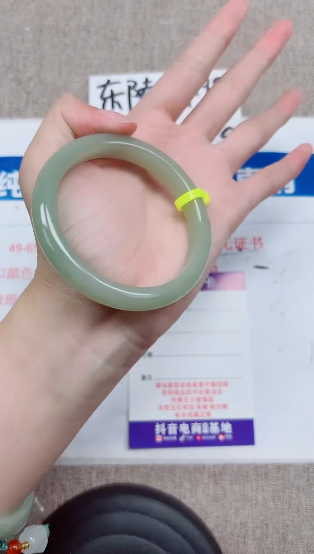 未镶嵌手镯石英质玉A181-56.57