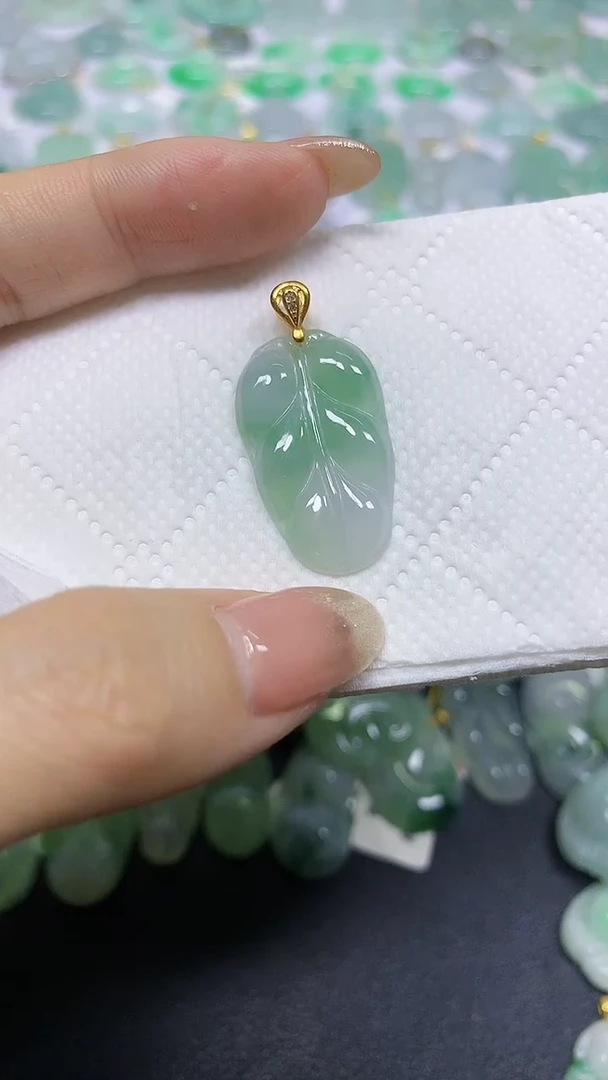 颈饰未镶嵌翡翠天然翡翠A货