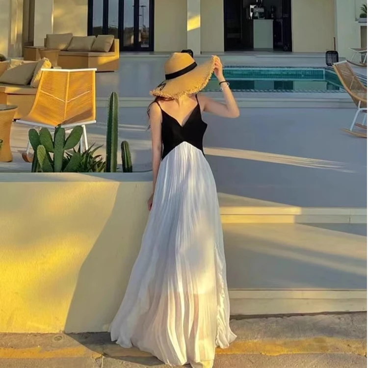 三亚海边拍照沙滩裙海南云南巴厘岛泰国度假长裙旅游吊带连衣裙子