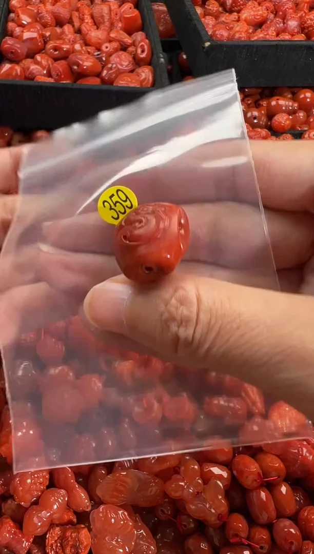 颈饰未镶嵌南红玛瑙1