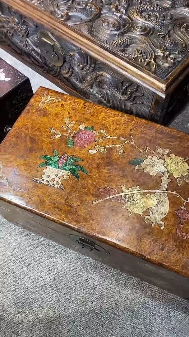 木木雕款小**?大箱子一个