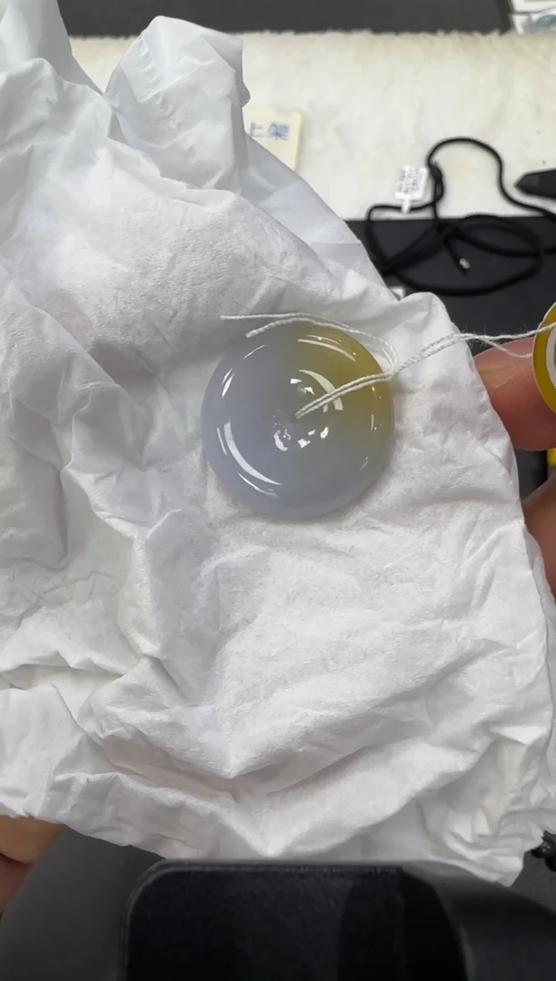 颈饰未镶嵌翡翠天然翡翠A货孤品一件