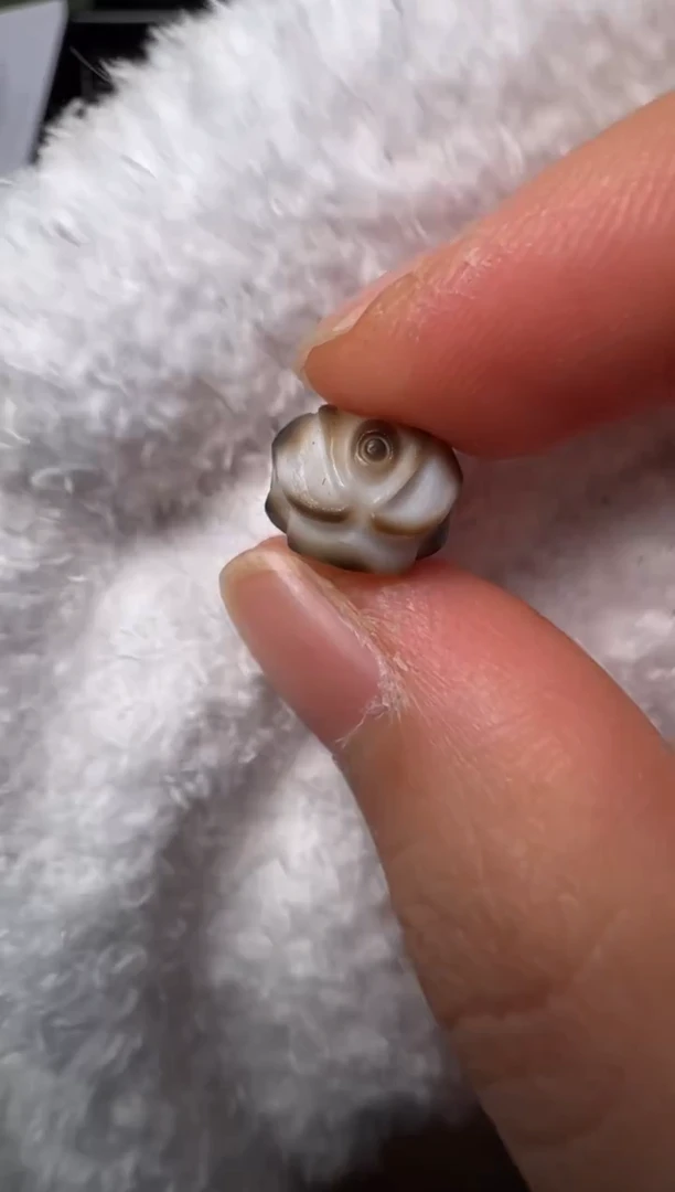 未镶嵌颈饰玛瑙/玉髓珠改雕刻配饰