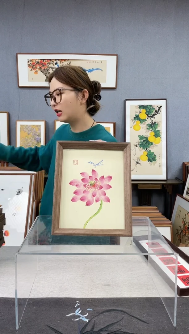 【闪购商品】国画10寸-23*29摆台书法作品-荷花