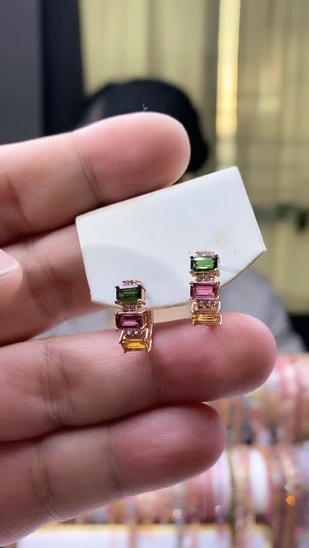 【闪购商品】碧玺耳扣银S925镶嵌3543543543