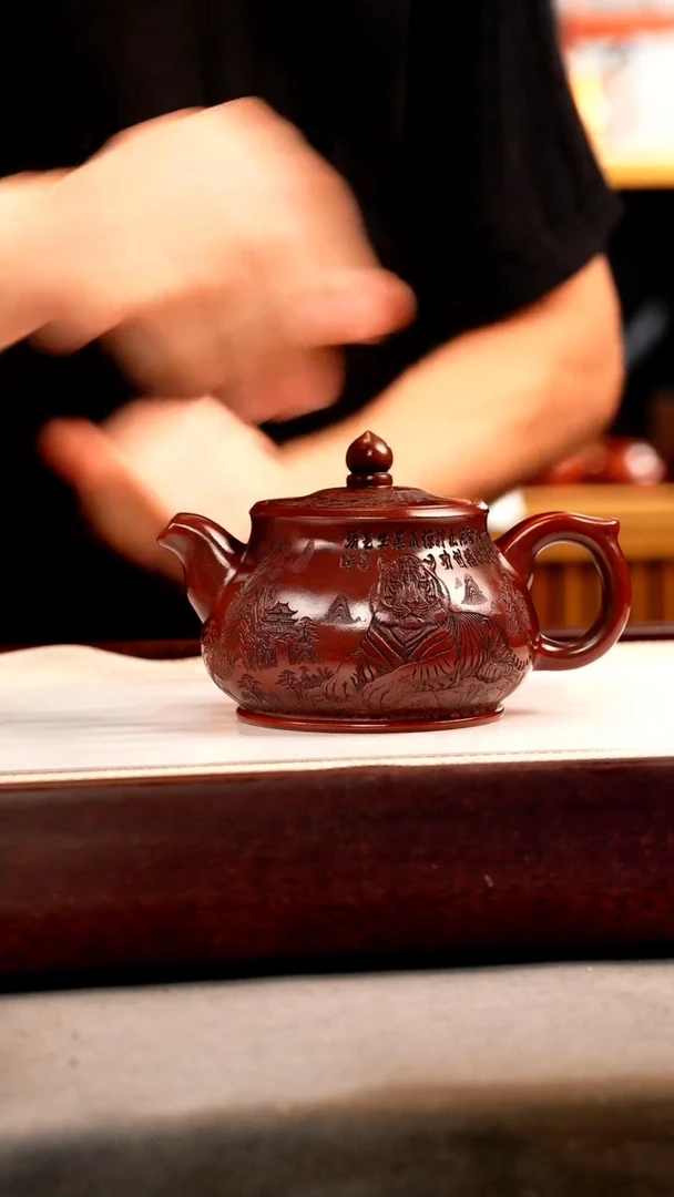 茶壶紫砂铁皮石红 佛莲 刻虎