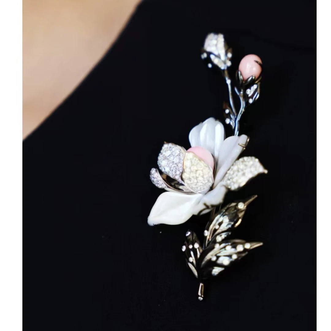 kasiya/卡思雅 铜合金贝壳胸针 秋冬大衣梅花花束胸针