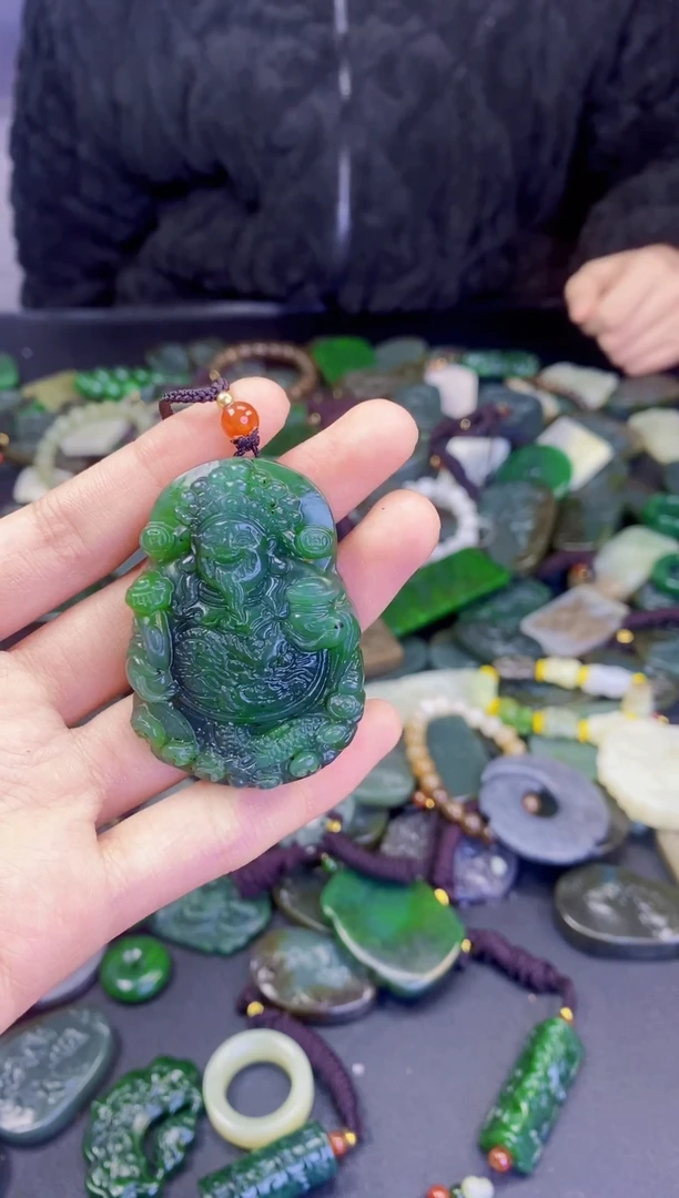 颈饰未镶嵌和田玉1