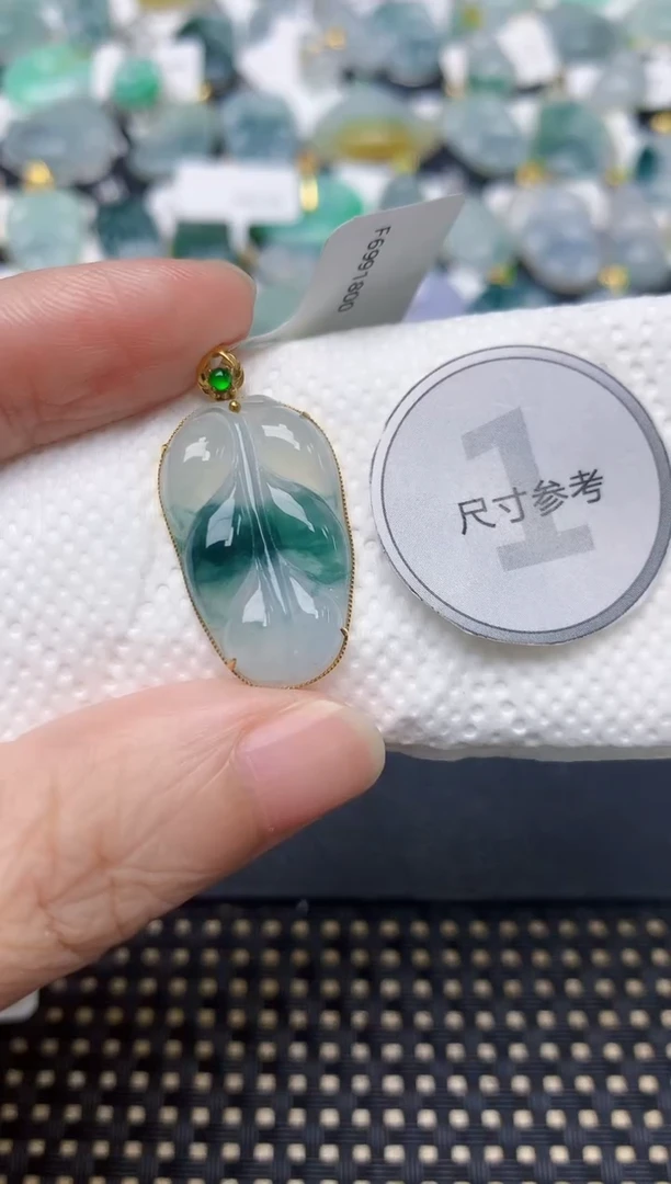 颈饰18K金镶嵌翡翠天然缅甸A货翡翠