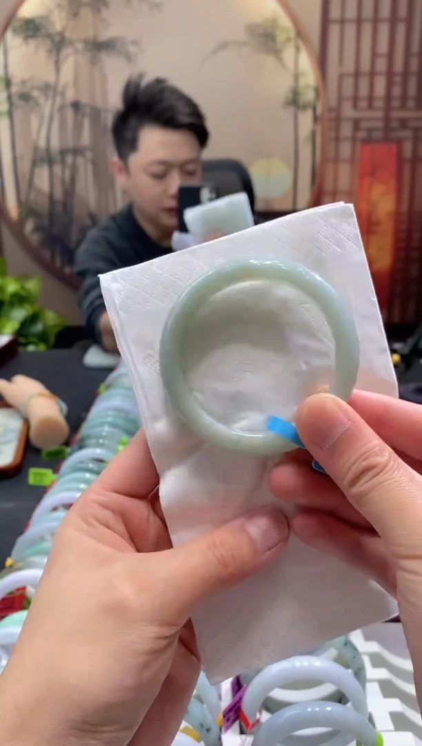 未镶嵌手镯翡翠淘****）000084724