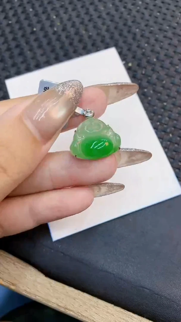 颈饰18K金镶嵌翡翠1