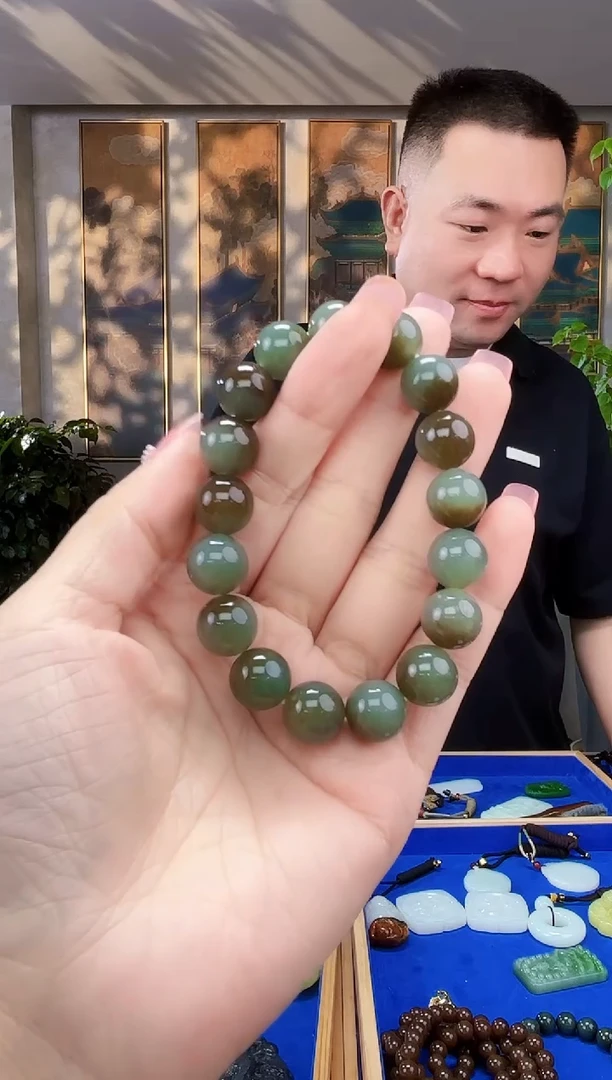 和田玉未镶嵌挂件小**师拍一发一