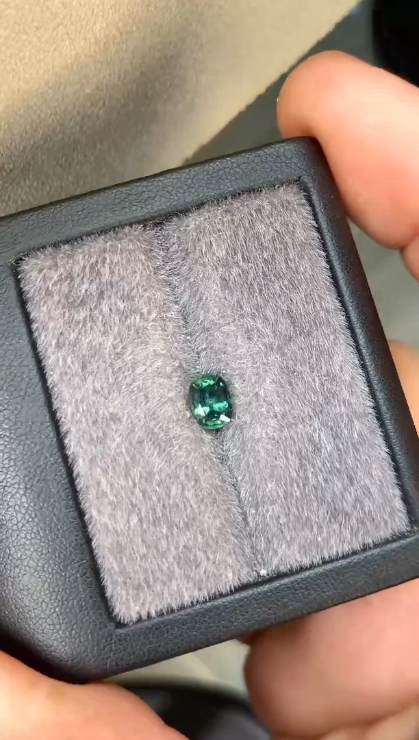 【闪购商品】定制蓝宝石裸石未镶嵌1.18ct 兰卡无烧绿蓝宝