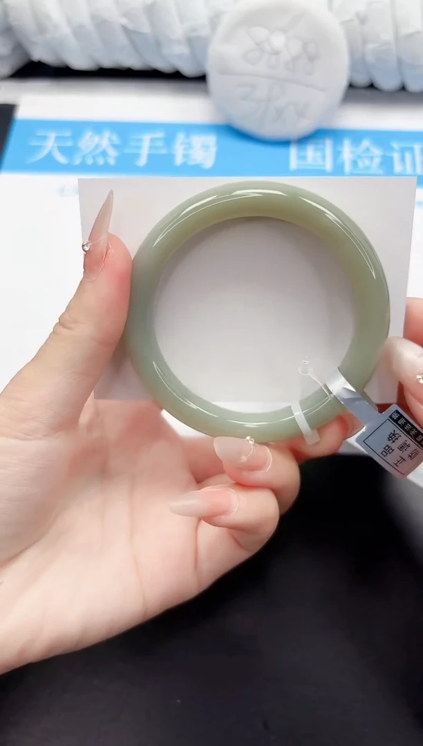 手镯和田玉未镶嵌34-55.6QS4