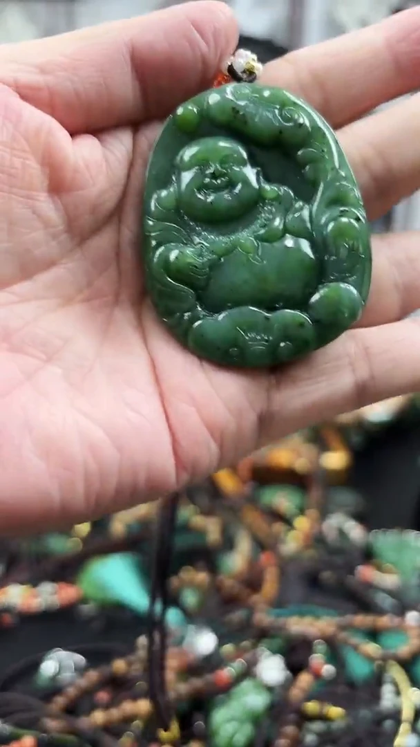 颈饰未镶嵌和田玉佛公