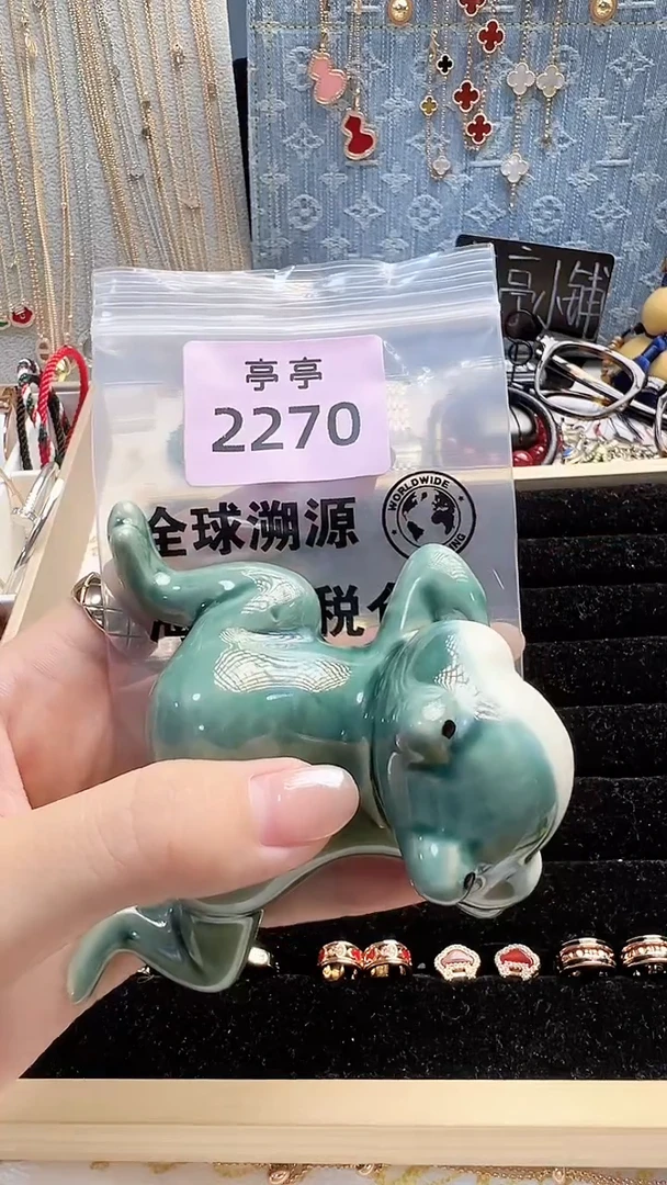 瓷片T****゛彧贤聚宝阁彧贤聚宝阁