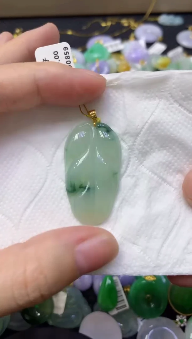 颈饰18K金镶嵌翡翠天然缅甸翡翠A货